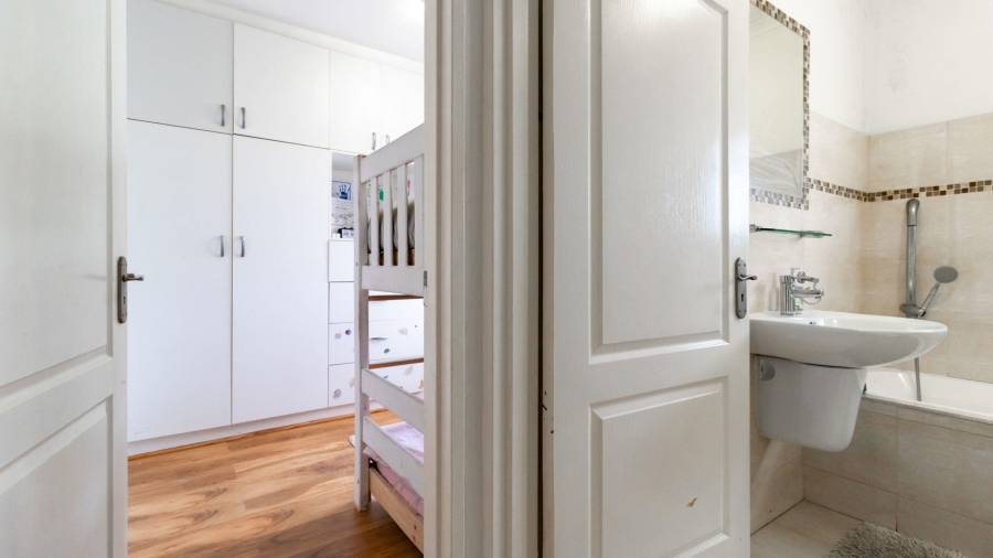 2 Bedroom Property for Sale in Wynberg Western Cape